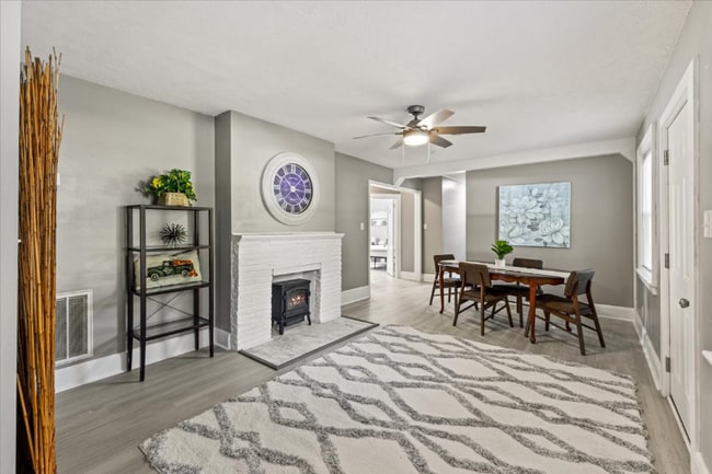 Building Photo - 350 Hill Park Dr