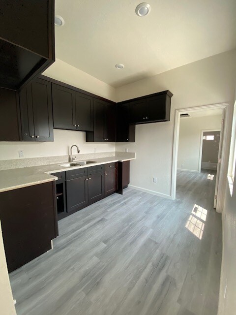 Foto del edificio - 1347 E 23rd St