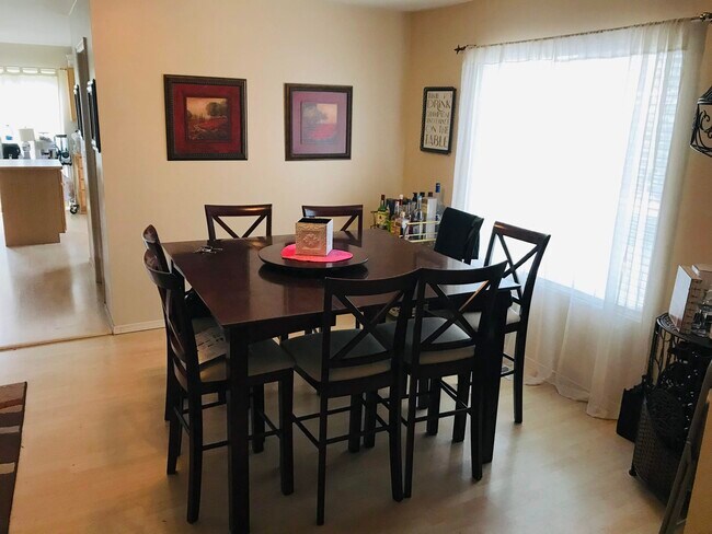 comedor - 4433 115th St SE