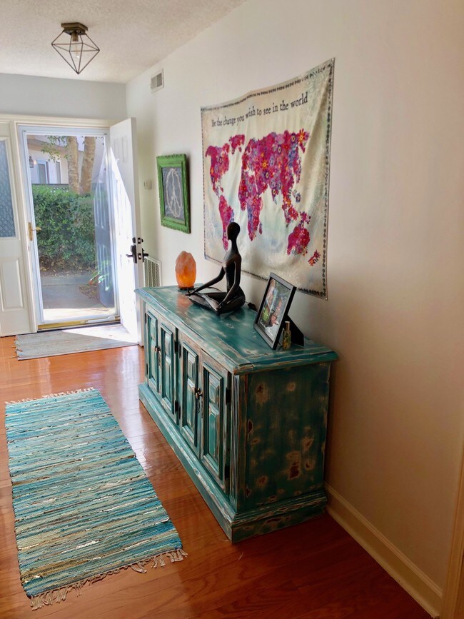Building Photo - Available Furnished For $300 More Per Month