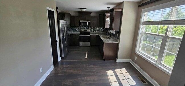 Building Photo - 708 Banister Dr