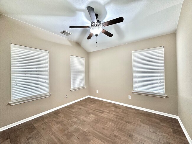 Building Photo - 6303 Tolstin Lakes Ln