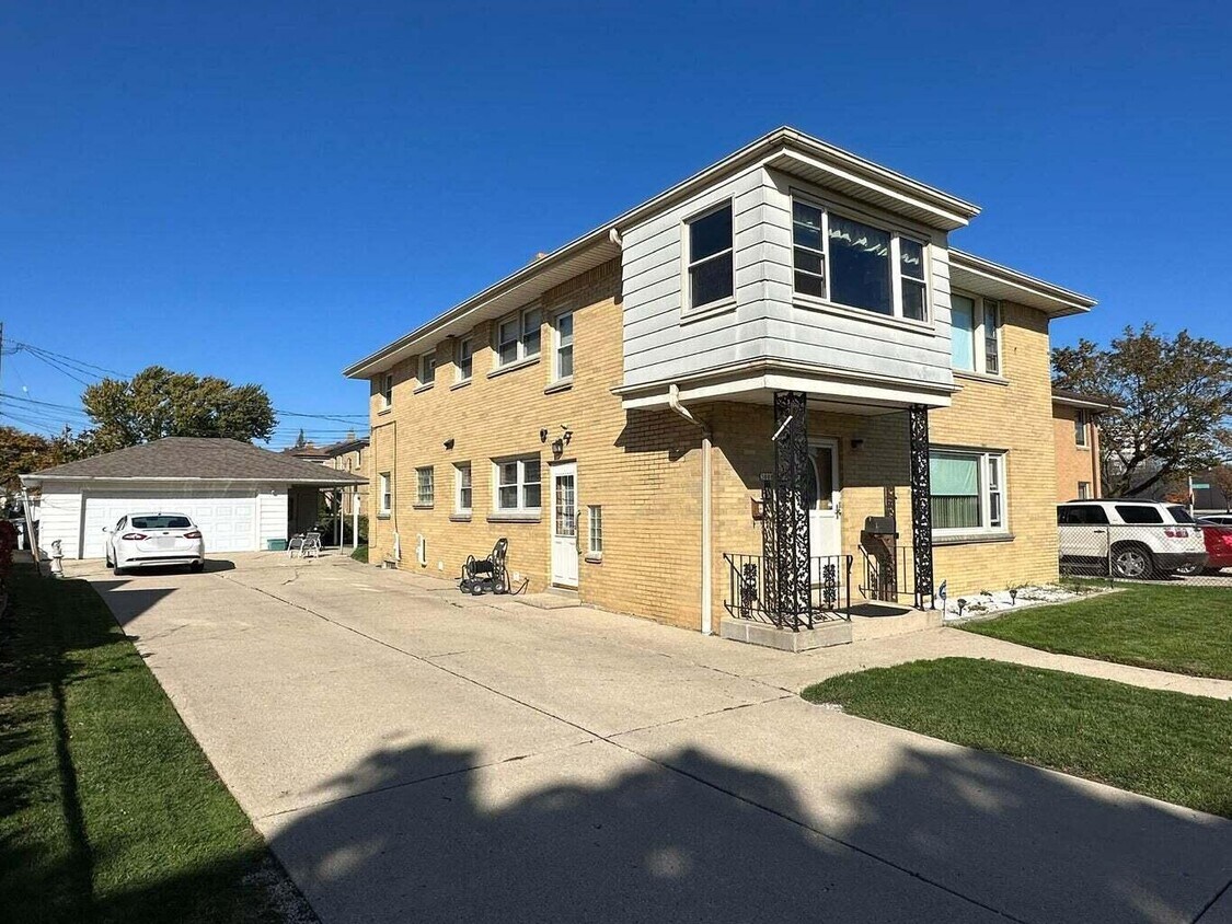 3006 W Ruskin St, Milwaukee, WI 53215 Townhome Rentals in Milwaukee