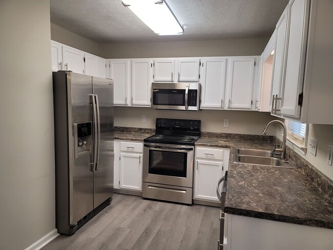 Building Photo - NEW to Rental Market! Do not Miss Out on t...