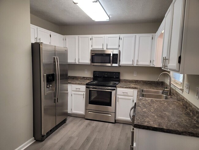 Foto del edificio - NEW to Rental Market! Do not Miss Out on t...