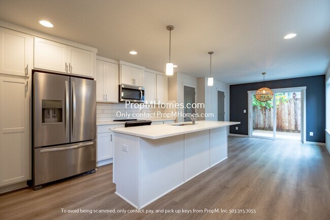 Foto del edificio - Beautiful Three Bedroom Home In The Lents ...