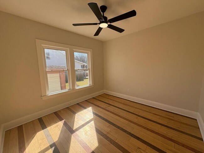 Foto del edificio - 3755 E 154th St