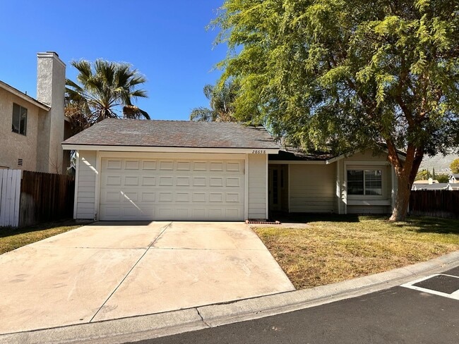Building Photo - 2bd/2ba Home - Village Lakes Community
