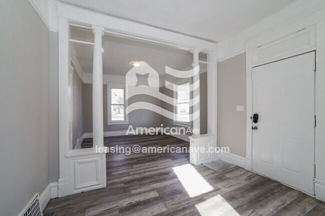 Foto del edificio - 1725 N Gale Ave