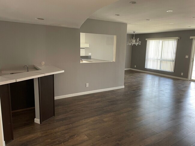 Building Photo - 4445 Cartwright Ave