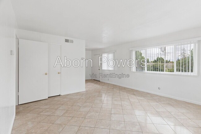 Foto del edificio - 6 Riverside Blvd