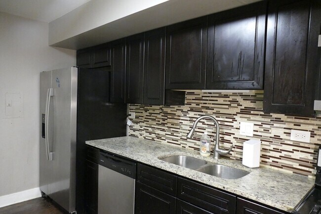 Foto del edificio - 7724 Woodward Ave