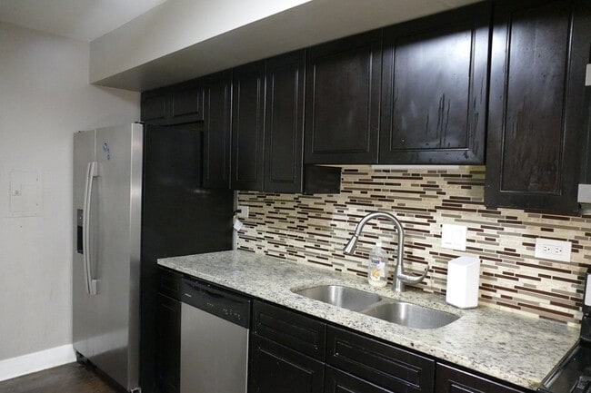 Building Photo - 7724 Woodward Ave