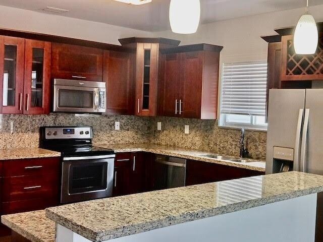 Foto del edificio - 323 SW 11th St