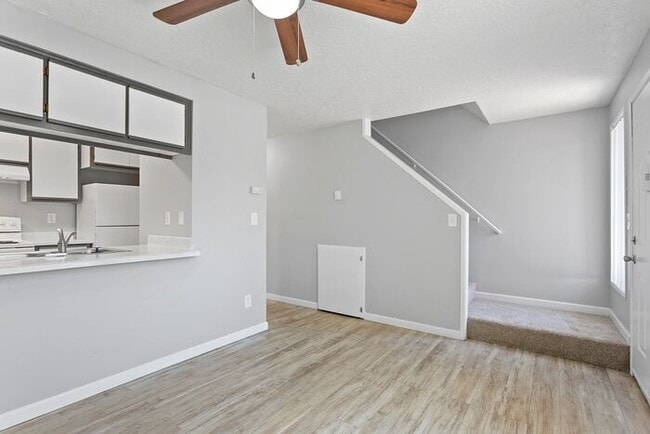 Building Photo - 2 bedroom unit. Pets OK! Lots of upgrades!...