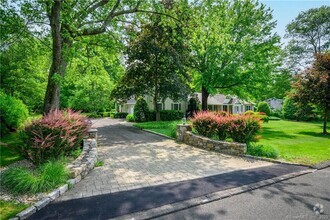 Building Photo - 23 Richter Dr