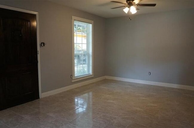 Building Photo - 4222 Cicada Ln