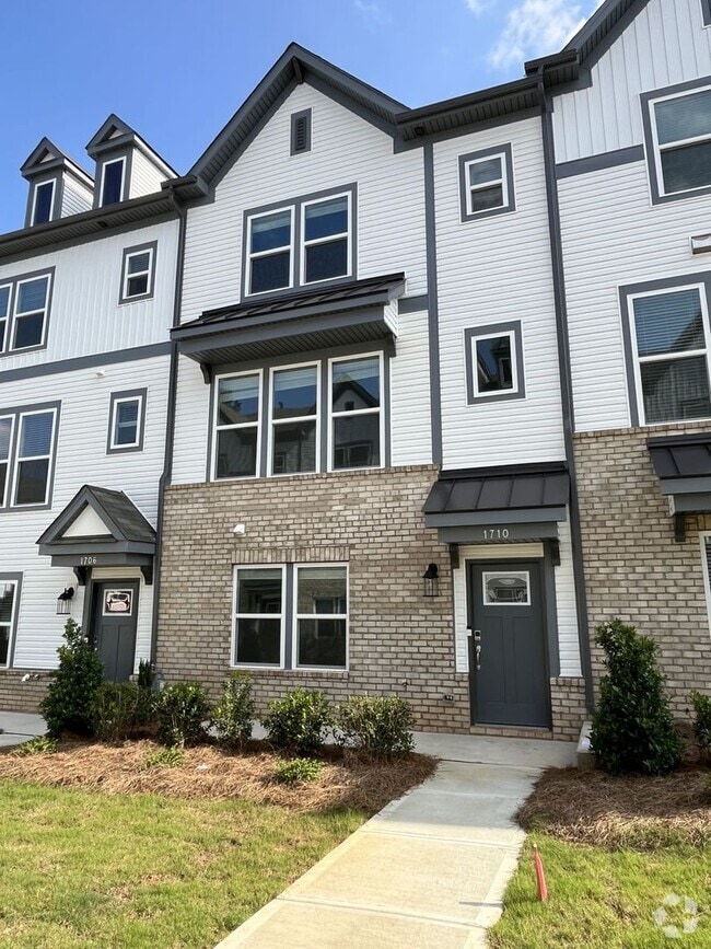 Building Photo - 1710 Blanche St