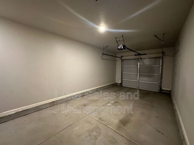 Foto del edificio - 4600 Loch Ln