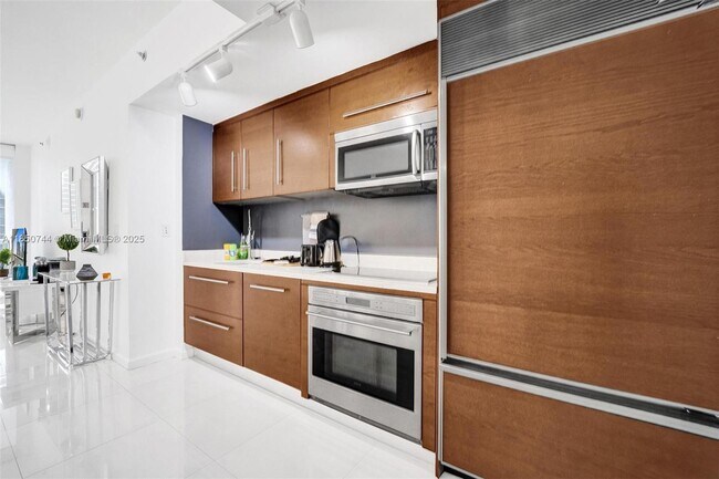 Foto del edificio - 475 Brickell Ave