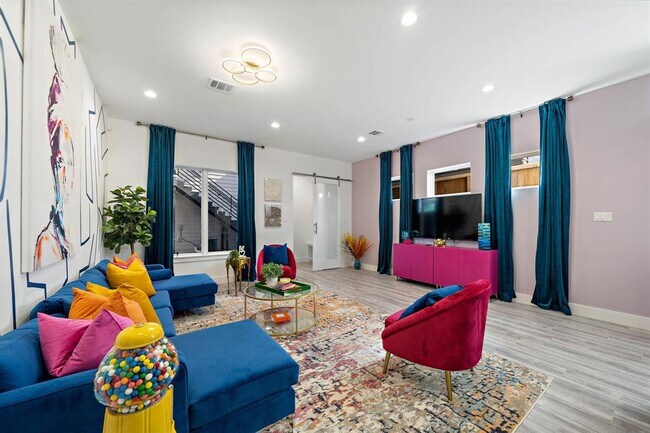 Foto del edificio - 207 E 38th St