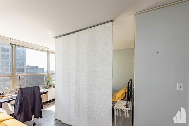 Foto del edificio - 3550 N Lake Shore Dr