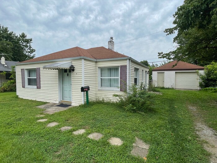 2BR Single Family off of 8th St in Jeffers... House for Rent in