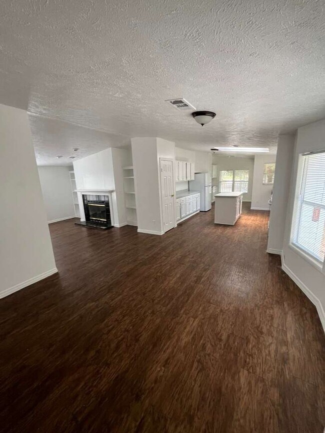 Foto del edificio - Large 4 bedroom 2 bathroom mobile home