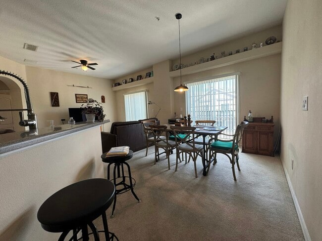 Foto del edificio - 6602 S Goldenrod Rd