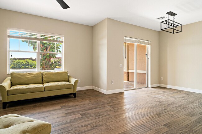 Building Photo - 855 Marina Del Ray Ln
