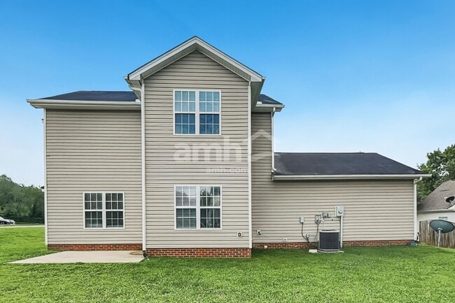 Building Photo - 2000 Sweet Gum Ct
