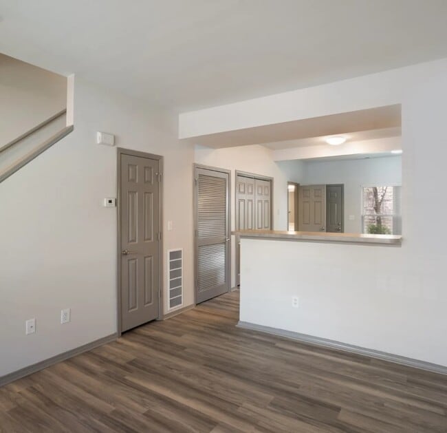 Villa del Sol Apartments Apartments in Kansas City, MO