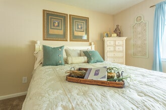 2BR,2BA,-950SF Model - Westwinds