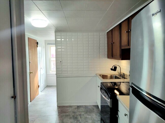Eat in kitchen - 15 Forest St