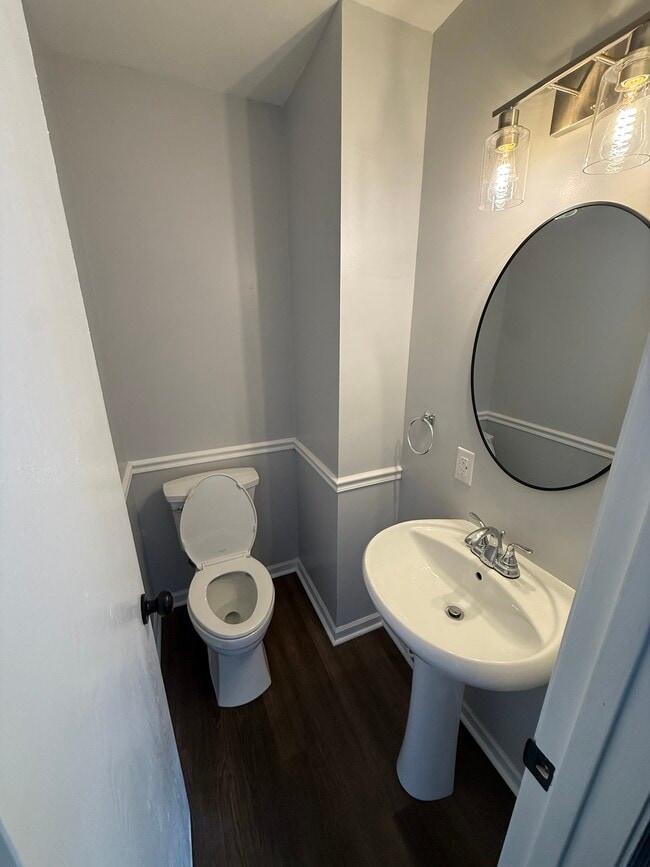 Foto del edificio - 6755 Woodlake Dr