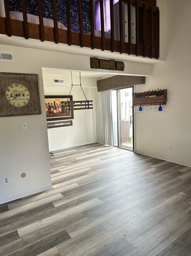 Foto del edificio - 1492 Sanzon Dr