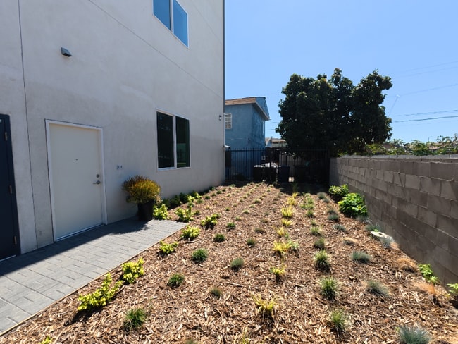 Foto del edificio - 10501 Wilmington Ave