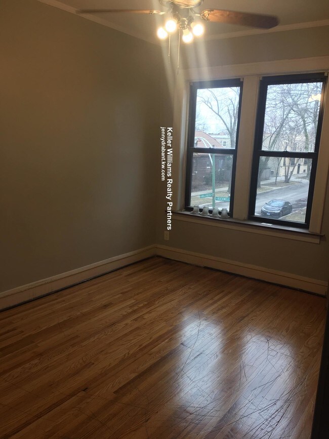 Building Photo - 5654 N Rockwell St