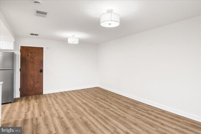 Foto del edificio - 380 Broadview Ave