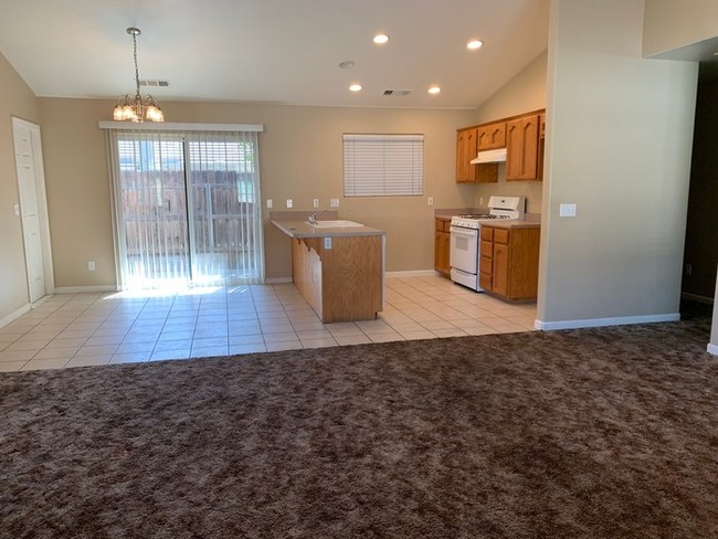 Building Photo - 2 Bed, 2 Bath apartment home available!