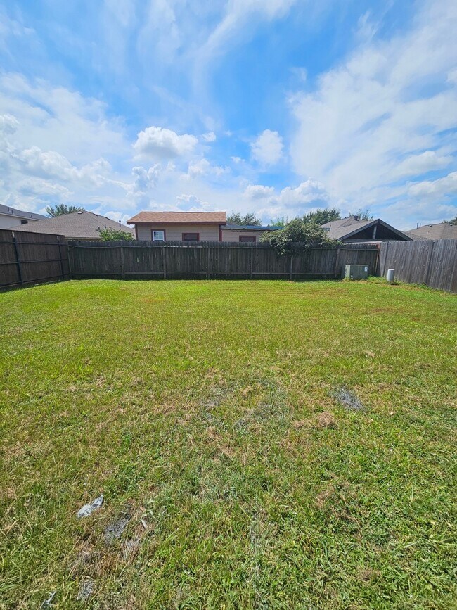 Building Photo - 12306 Scarlet River Dr