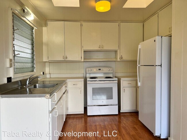 Building Photo - 3 br, 1.5 bath House - 441 Puuopae Rd