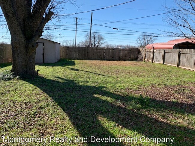 Building Photo - 3 br, 1.5 bath House - 3890 Ella Street