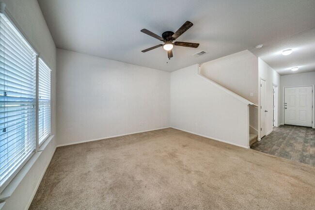 Building Photo - 3-BEDROOM HOME IN CROSSING AT WINDCREST