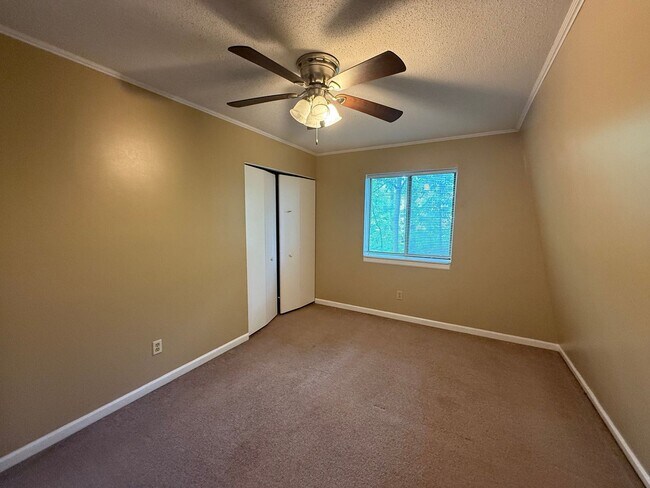 Foto del edificio - Two bedroom, 1 bath apartment in Haw River