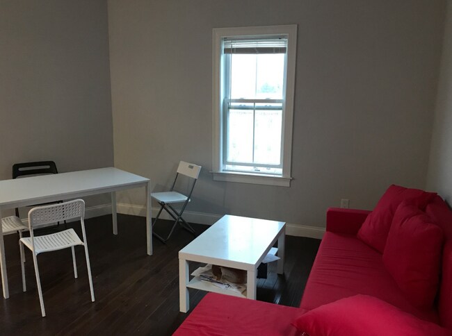 Building Photo - 140 Marcella St