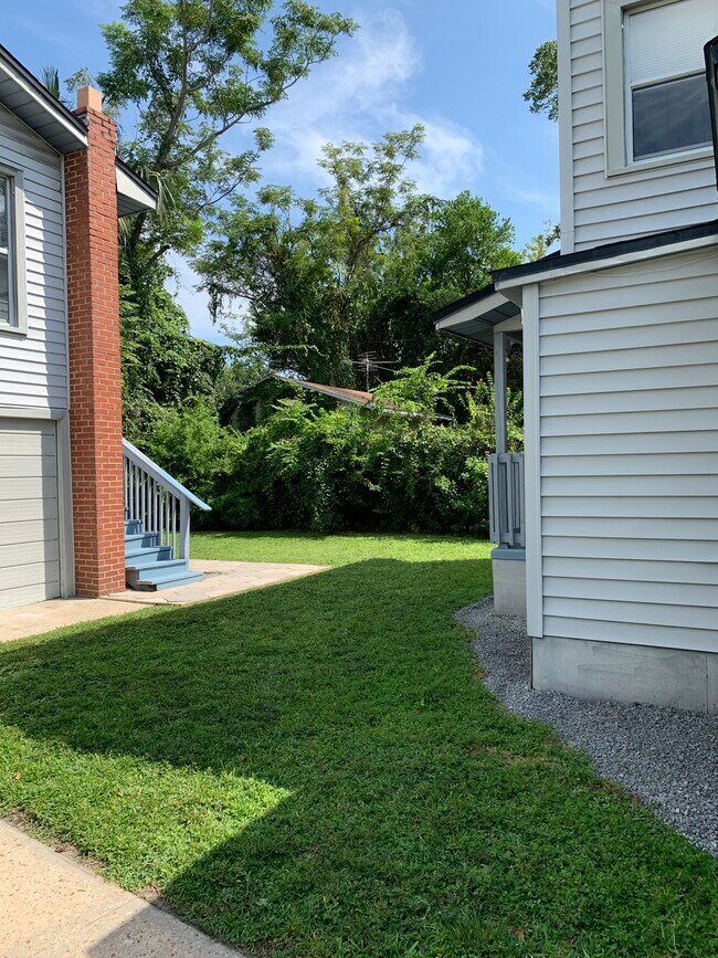 Foto del edificio - 2243 Gilmore St