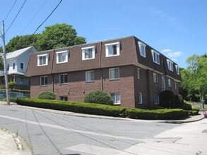 Building Photo - 725 Broad St
