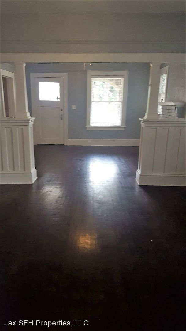 Building Photo - 4 br, 2 bath House - 435 W 23rd St