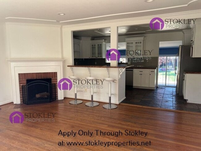 Building Photo - 2427 Sycamore Ave